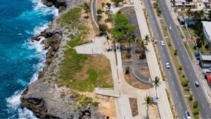 Abinader inaugura segunda etapa del malecón de SDE y pide que lo cuiden
